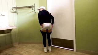 Brickbabe cums with her boots on!