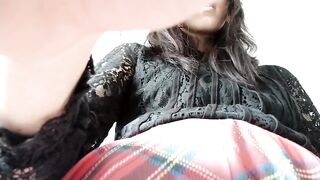 TRAILER Giganta shrinks u steps on u and sits on u