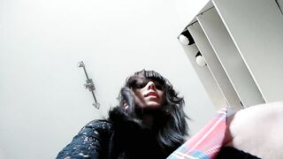 TRAILER Giganta shrinks u steps on u and sits on u