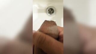 Tocandome en el lava manos