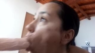 Chupando verga a mi vecino