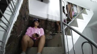 MI HERMANASTRA SI QUE SE SABE PORTAR BIEN PORQUE LE HAGO EL FAVOUR DE PRESTARLE MI MOTOCICLETA PARA