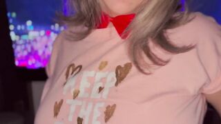 Cumplí eighteen años y está es mi revelación de tetas - Aryastone