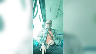 Flash Caliente y juguetón en el bus