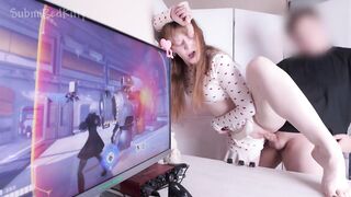 My stepsister tempted me into sex with her large booty whilst I was playing Overwatch