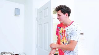 This babe Loves Large Things up Her Butt