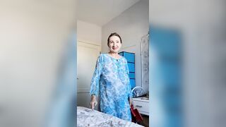 This babe Knows U’re Watching: Older mother I'd like to fuck Morning Dream (POV)