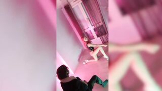 Amateur Français - Pari perdu, ma meilleure amie Noochka me doit un Striptease ET ELLE LE FAIT !