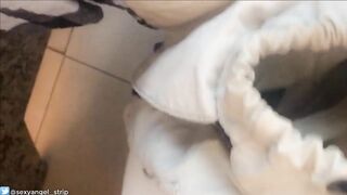 PUPLIC VIBRATING PANTS CLIMAX IN PUBLIC RESTAURANT LUSH