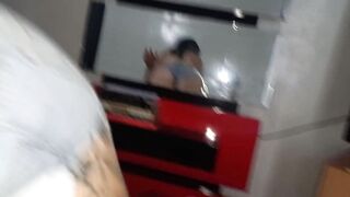 MI PASOPRIMA ME BAILA ENCIMA Y ME QUIERE MONTAR