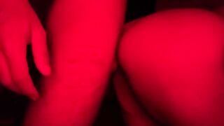 La mejor de mi'miga quería pene mientras mi novia trabajaba