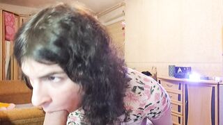 Livecam s&m sissy wench Alina shows how this babe craves to suck and deepthroat real knob