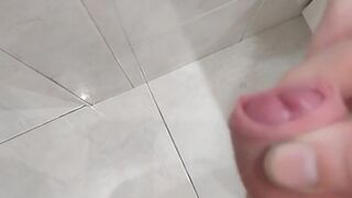 Me pongo cachondo en el baño