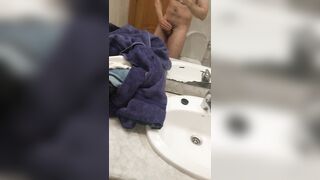 Me pongo cachondo en el baño