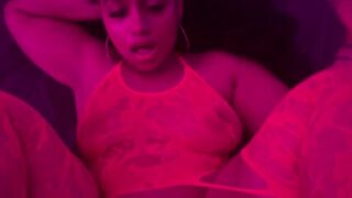 large butt hottie squirts all over bbc