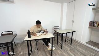 Students bang secretly from their teacher - Max Betancur and Carla Morelli