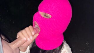 Sexo al aire libre con el novio de mi mejor amiga. Caminando por la calle en pants