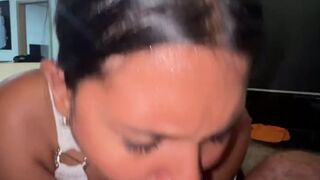 ME FOLLO A LAEMPLEADA ANTES DE QUE LLEGUE MI MARIDO