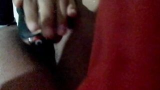 Femboyjugandoconsunuevojuguete