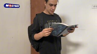 DANDOLE VERGA A MI DULCE VECINA SUMISA DESPUES DE SER DESCUBIERTO - PORNO EN ESPAÑOL