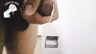 Me masturbo frente al espejo