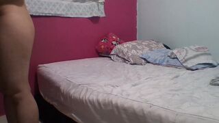 El esposo de mi vecina la llamo cuando me la estaba follando, ojala no se entere de lo nuestro