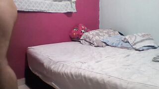 El esposo de mi vecina la llamo cuando me la estaba follando, ojala no se entere de lo nuestro