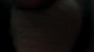 Metiéndome mi nuevo juguete hasta correrme de placer