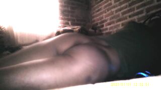 acostado cambiandome