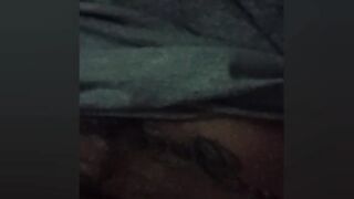 Re caliente en casa me entró a pajear