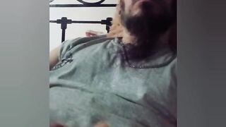 Re caliente en casa me entró a pajear