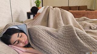 I SCREW MY GIRLFRIEND'S STEPMOM, THAT BABE CATCH US AND TOO JOINS US FOR A SEXY ANAL TRIO