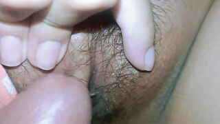 Llenando le las bragas a mi vecina de mucho sperm