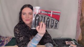 Miss Ffw Shows Her Current & Fresh SADOMASOCHISM Gear