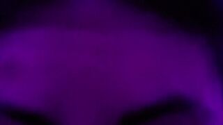 Hermosa colegiala DherlyDoll me hace una deliciosa mamada Deepthroat y sloppy ¡Corrida en su boca!