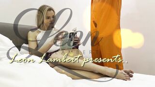 Lengthy legs hottest college hotty in a mini school uniform petticoat gives an greatly hawt tugjob