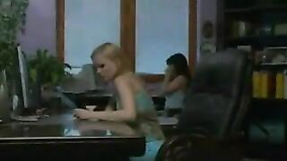 Jo & Veronika : Sex at the office.