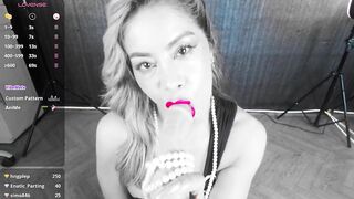 Alluring mother I'd like to fuck Screws with a Large Dick and Her Pearl Necklace!