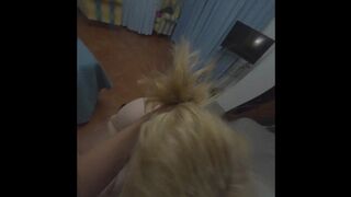 Breasty Wolf siendo amonestada por impaciente.