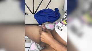 Estaba solo en casa y me dieron ganas de Masturbarme