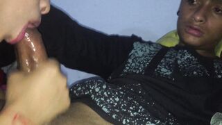 Mi Hermanastra Me Hace Un Garganta Profunda Hasta Recibir Mi Leche De Regalo