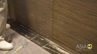 Thinking Hot Wife In Ebony Nylons-MSD-048