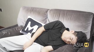 Thinking Hot Wife In Ebony Nylons-MSD-048