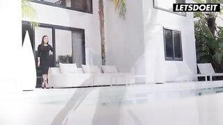 Jesus Screws Real Estate Agent Yorgelis During the time that Wife Steps Out - LETSDOEIT