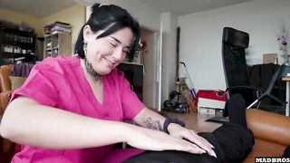 A Single French Caregiver With A Admirable Large Booty Banged At Home During Her Work Hours !!!