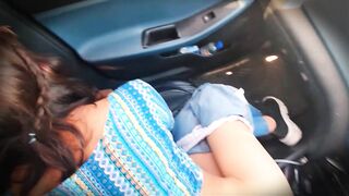 hermanastra argentina no aguanta las ganas de follar y se baja el pantalón en el carro