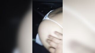 La pongo cachonda en la calle la toco bien rico y me la mommy