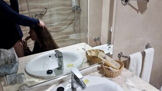 SEXO EN EL BAÑO DE UN HOTEL -pareja REAL-