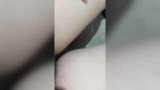 Le doy un masaje a mi novio y me termina cogiendo y metiendo toda la verga