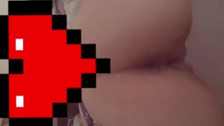 Sumisa con amarras moradas